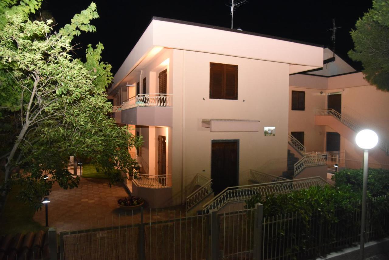 La Porta Del Mare Bed & Breakfast วิลลาเปียนา ภายนอก รูปภาพ